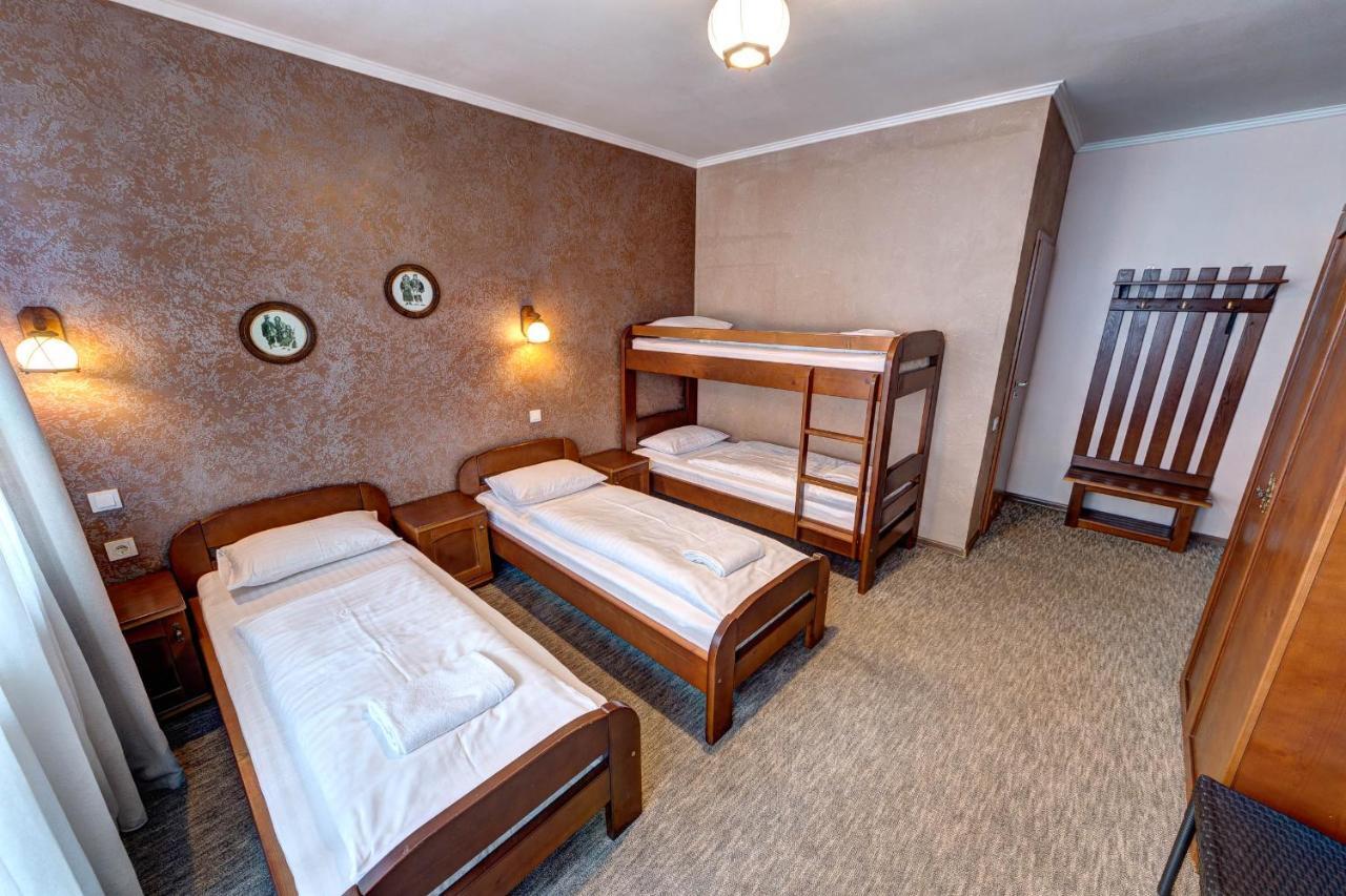 Hotel Gutsulia Bukovel Eksteriør billede